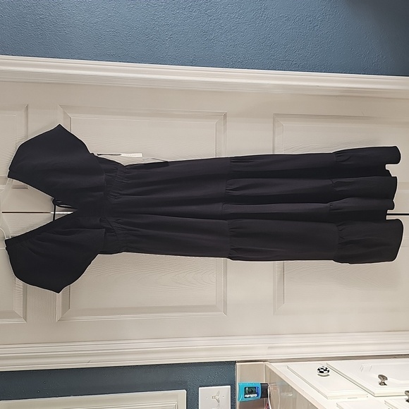 NWT Mila Mae Flutter Sleeve Tiered w Back Tie Maxi Dress Black Medium - Picture 4 of 14